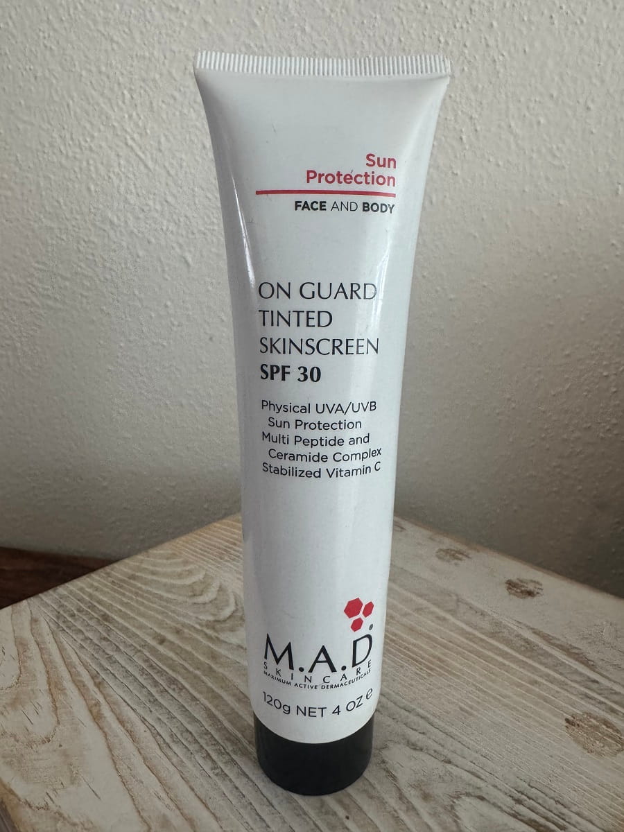 ON GUARD Tinted Skinscreen SPF 30